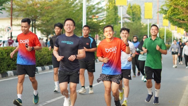 Momen warga Singkawang berolahraga di Minggu pagi (IST)