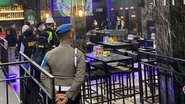 Tim Gabungan Razia THM, Pengunjung dan Karyawan Tes Urine