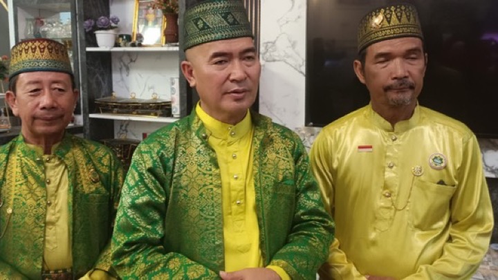 Ketua DPD MABM Singkawang, H. Asmadi beserta jajaran