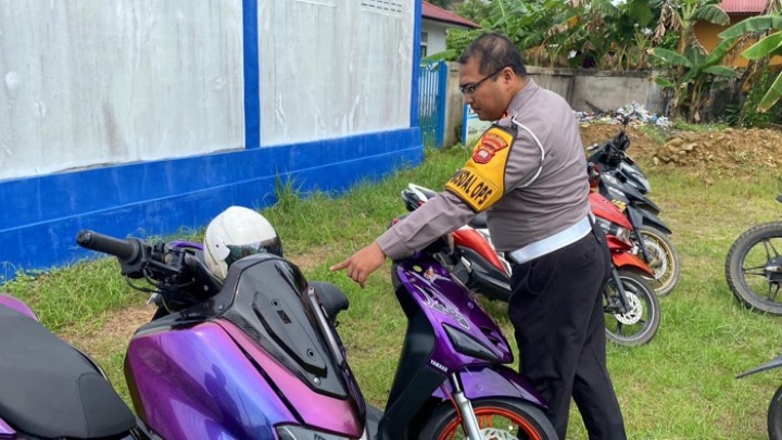 Sejumlah motor diamankan pihak kepolisian di hari pertama Operasi Zebra di Singkawang. (Ist)