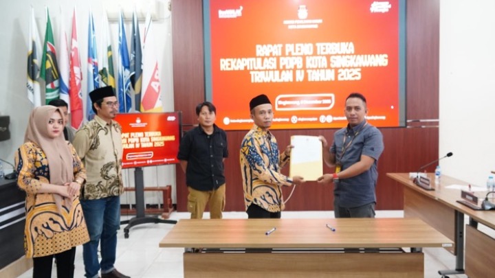 Rapat Pleno Terbuka Rekapitulasi PDPB Kota Singkawang Triwulan IV Tahun 2025, Sabtu (6/12/2025). Foto : Ist