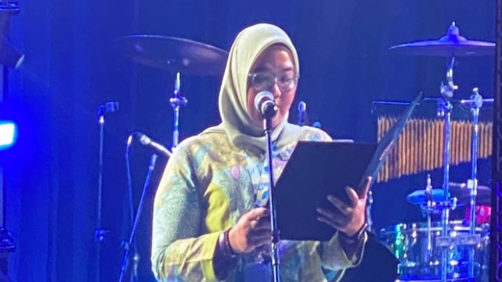 Sari Tangkau, ASN Pemkot Singkawang saat bacakan komitmen hasil Musrenbang HAM 2025. Foto: ist