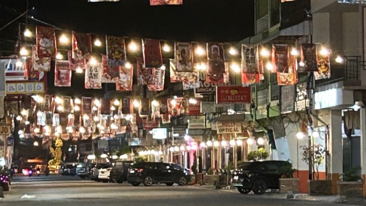 Hias kota jelang Imlek dan Cap Go Meh di Singkawang