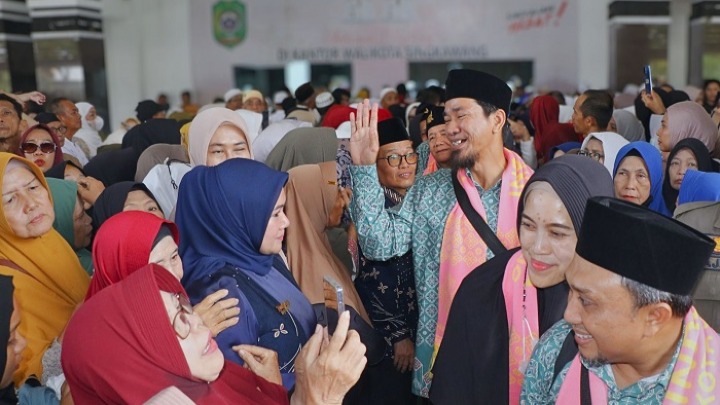 Calon Jemaah Haji Kota Singkawang diberangkatkan, Senin (4/5/2026). Foto (ist)