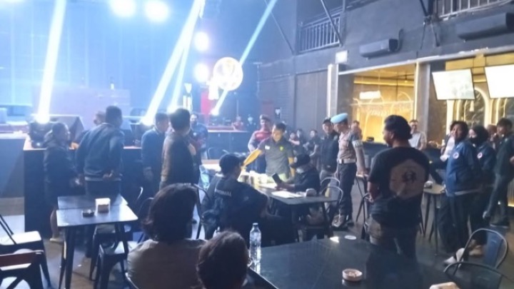 Polres bersama BNN Singkawang gelar razia di sejumlah Tempat Hiburan Malam, Senin (19/10/2026) malam. Foto (ist)